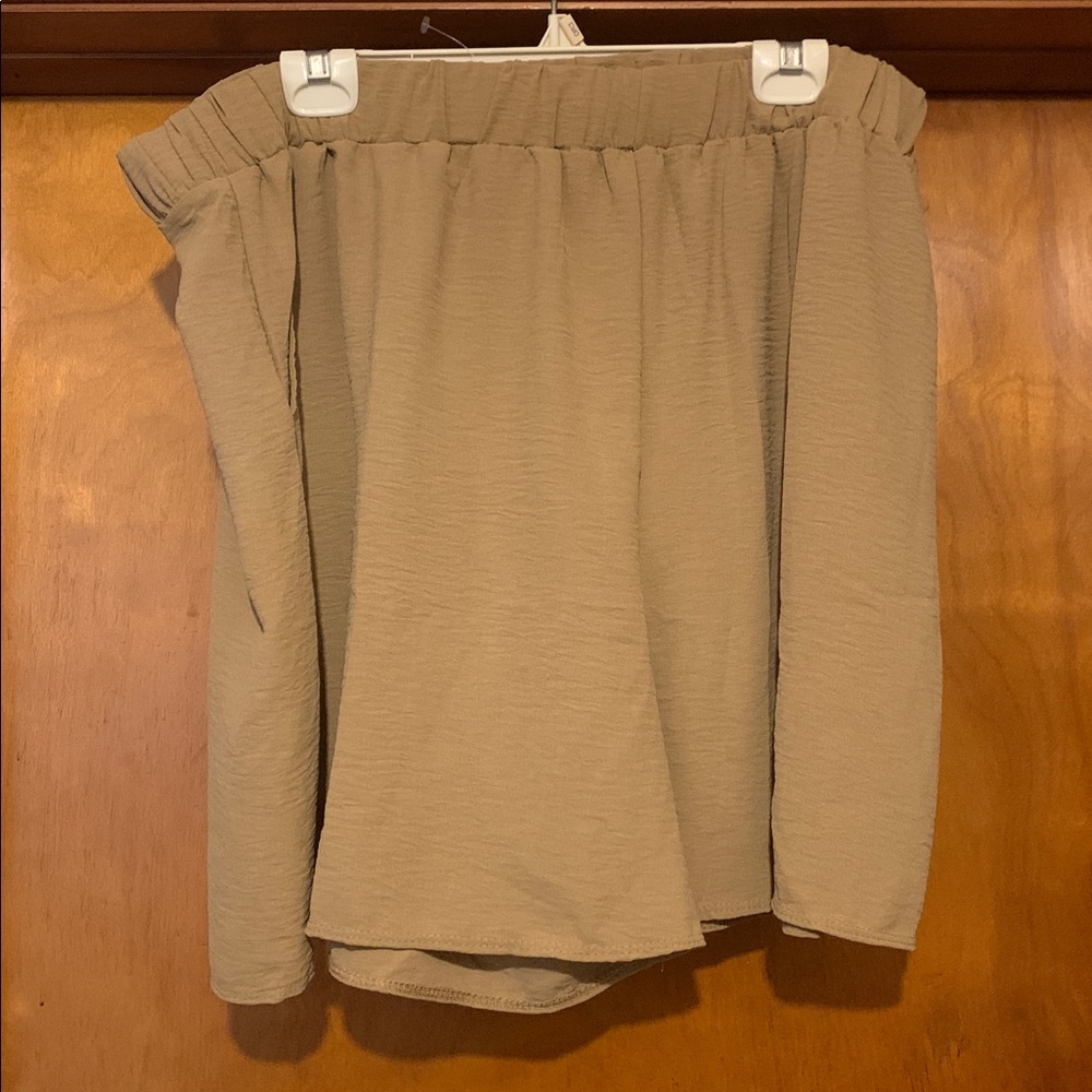 NWOT Discreet Size 3X Tan Lightweight Shorts